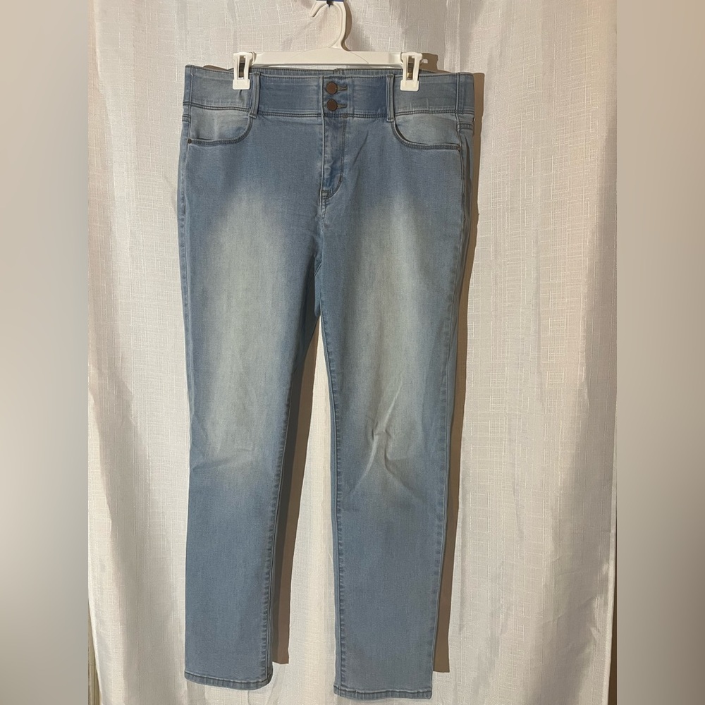 Apt 9 comfort waist, stretchy jeans